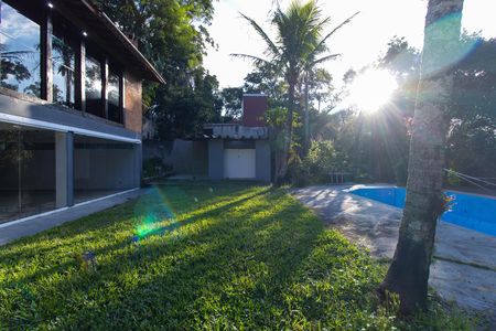 Casa de condomínio para alugar com 213m², 4 quartos e 4 vagas Casa de condomínio para alugar com 213m², 4 quartos e 4 vagasÁrea externa