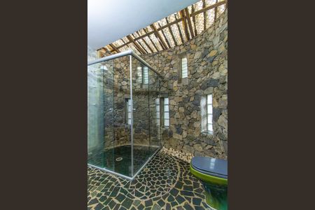 Casa de condomínio para alugar com 213m², 4 quartos e 4 vagas Casa de condomínio para alugar com 213m², 4 quartos e 4 vagasBanheiro do Quarto 4 - Suíte