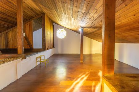 Casa de condomínio para alugar com 213m², 4 quartos e 4 vagas Casa de condomínio para alugar com 213m², 4 quartos e 4 vagasSala 2