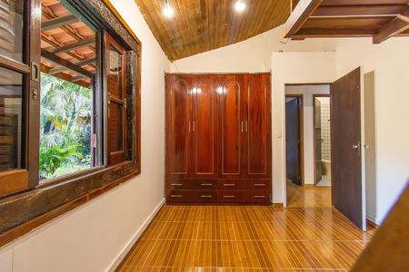 Casa de condomínio para alugar com 213m², 4 quartos e 4 vagas Casa de condomínio para alugar com 213m², 4 quartos e 4 vagasQuarto 3 - Armários