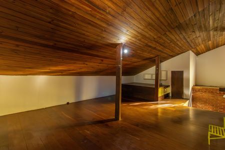 Casa de condomínio para alugar com 213m², 4 quartos e 4 vagas Casa de condomínio para alugar com 213m², 4 quartos e 4 vagasSala 2