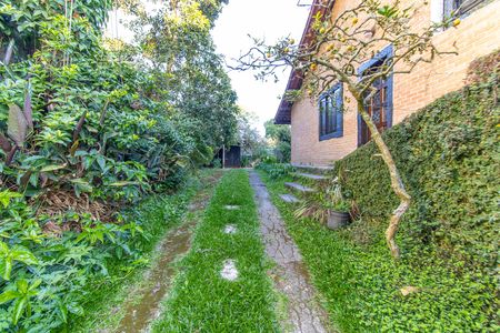 Casa de condomínio para alugar com 213m², 4 quartos e 4 vagas Casa de condomínio para alugar com 213m², 4 quartos e 4 vagasÁrea externa