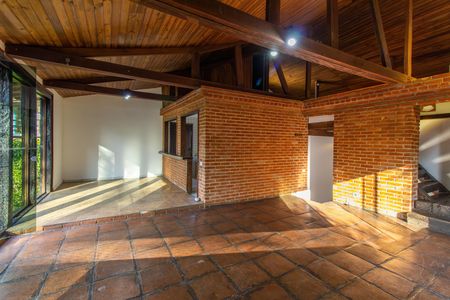 Casa de condomínio para alugar com 213m², 4 quartos e 4 vagas Casa de condomínio para alugar com 213m², 4 quartos e 4 vagasSala