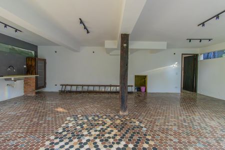 Casa de condomínio para alugar com 213m², 4 quartos e 4 vagas Casa de condomínio para alugar com 213m², 4 quartos e 4 vagasChurrasqueira