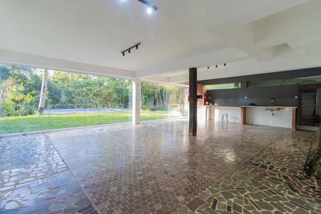 Casa de condomínio para alugar com 213m², 4 quartos e 4 vagas Casa de condomínio para alugar com 213m², 4 quartos e 4 vagasChurrasqueira
