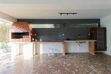 Casa de condomínio para alugar com 213m², 4 quartos e 4 vagas Casa de condomínio para alugar com 213m², 4 quartos e 4 vagasChurrasqueira