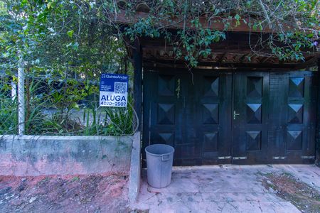 Casa de condomínio para alugar com 213m², 4 quartos e 4 vagas Casa de condomínio para alugar com 213m², 4 quartos e 4 vagasFachada