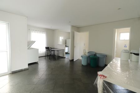 Apartamento para alugar com 68m², 3 quartos e sem vagaÁrea comum - Salão de festas