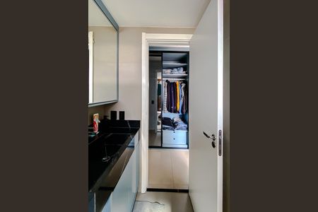 Apartamento à venda com 55m², 2 quartos e 1 vaga Apartamento à venda com 55m², 2 quartos e 1 vagaBanheiro da Suíte