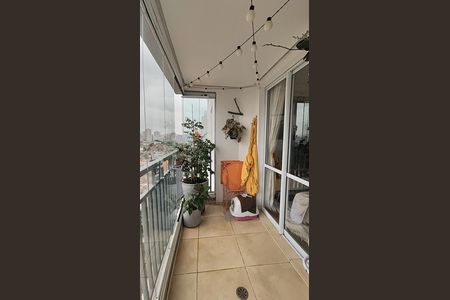 Apartamento à venda com 68m², 3 quartos e 2 vagas Apartamento à venda com 68m², 3 quartos e 2 vagasVaranda