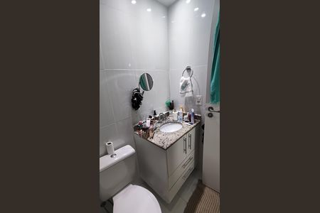 Apartamento à venda com 68m², 3 quartos e 2 vagas Apartamento à venda com 68m², 3 quartos e 2 vagasBanheiro
