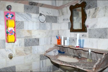 Casa à venda com 450m², 2 quartos e 8 vagasBanheiro da Suíte