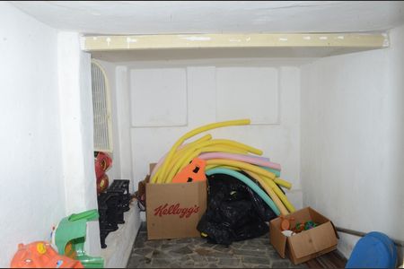 Casa à venda com 450m², 2 quartos e 8 vagasPorão