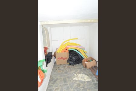Casa à venda com 450m², 2 quartos e 8 vagasPorão