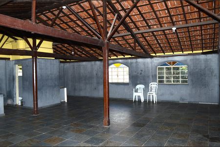 Casa à venda com 450m², 2 quartos e 8 vagasTerraço