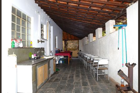 Casa à venda com 450m², 2 quartos e 8 vagasÁrea externa