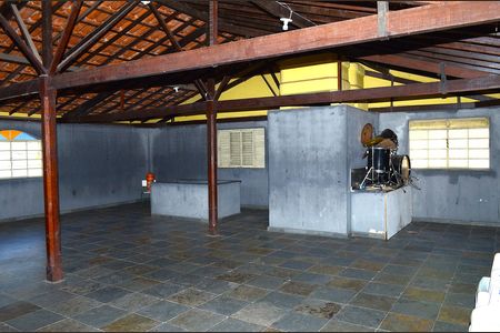 Casa à venda com 450m², 2 quartos e 8 vagasTerraço
