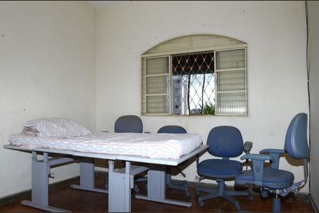 Casa à venda com 450m², 2 quartos e 8 vagasQuarto 1