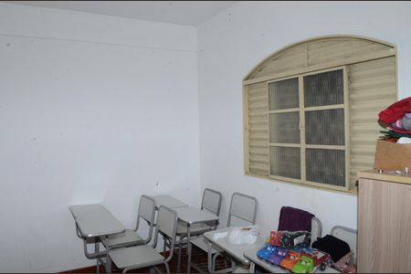 Casa à venda com 450m², 2 quartos e 8 vagasSuíte