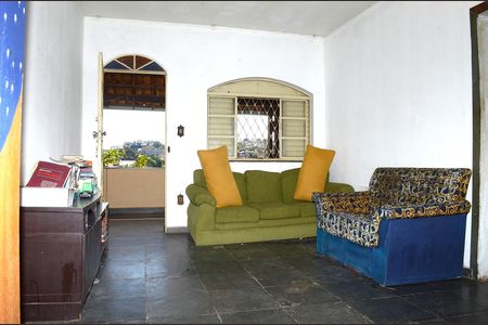 Sala de casa à venda com 2 quartos, 450m² em Pousada Santo Antonio, Belo Horizonte