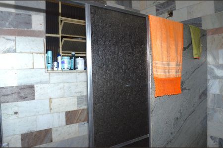 Casa à venda com 450m², 2 quartos e 8 vagasBanheiro da Suíte