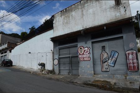 Casa à venda com 450m², 2 quartos e 8 vagasFachada