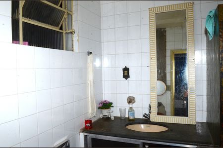 Casa à venda com 450m², 2 quartos e 8 vagasBanheiro social