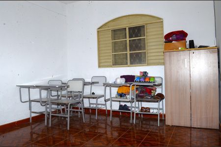 Casa à venda com 450m², 2 quartos e 8 vagasSuíte