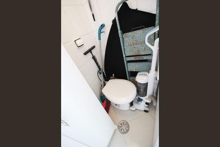 Apartamento à venda com 46m², 1 quarto e 1 vaga Apartamento à venda com 46m², 1 quarto e 1 vagaBanheiro de serviço