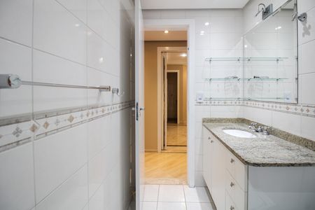 Apartamento à venda com 127m², 3 quartos e 2 vagasBanheiro social