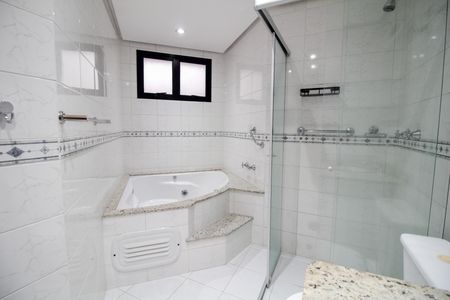 Apartamento à venda com 127m², 3 quartos e 2 vagasBanheiro da suíte