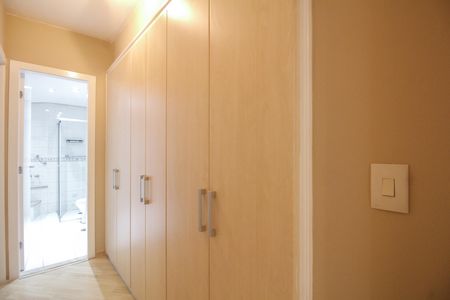 Apartamento à venda com 127m², 3 quartos e 2 vagasCloset da suíte