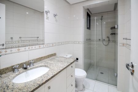 Apartamento à venda com 127m², 3 quartos e 2 vagasBanheiro social