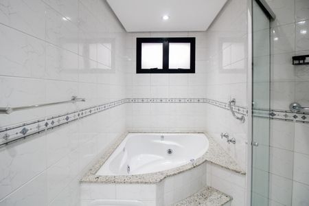 Apartamento à venda com 127m², 3 quartos e 2 vagasBanheiro da suíte