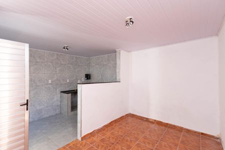Casa para alugar com 36m², 1 quarto e sem vaga Casa para alugar com 36m², 1 quarto e sem vagaCopa