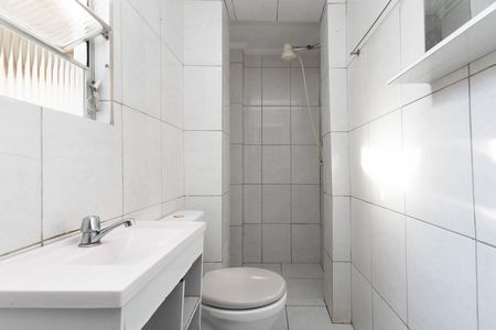 Casa para alugar com 36m², 1 quarto e sem vaga Casa para alugar com 36m², 1 quarto e sem vagaBanheiro