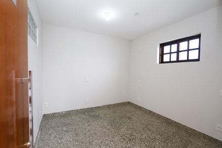 Casa à venda com 350m², 4 quartos e 5 vagasSala de TV