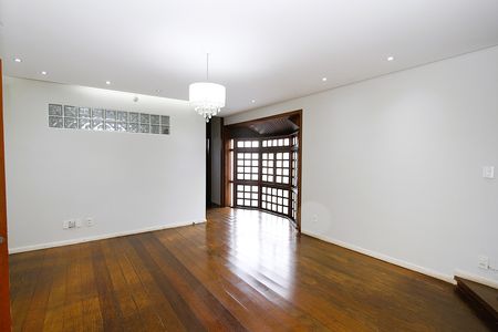 Casa à venda com 350m², 4 quartos e 5 vagasSala 1