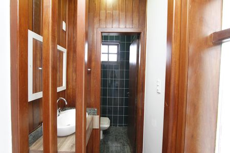 Casa à venda com 350m², 4 quartos e 5 vagasLavabo