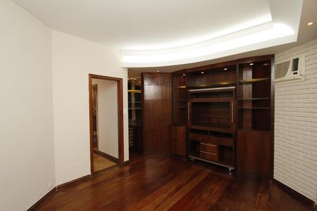 Casa à venda com 350m², 4 quartos e 5 vagasQuarto 4