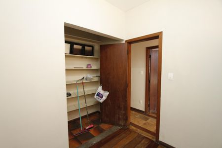 Casa à venda com 350m², 4 quartos e 5 vagasdce