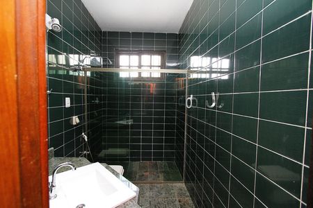 Casa à venda com 350m², 4 quartos e 5 vagasBanheiro 3