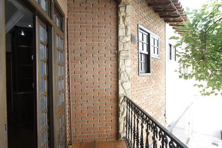 Casa à venda com 350m², 4 quartos e 5 vagasVaranda do quarto
