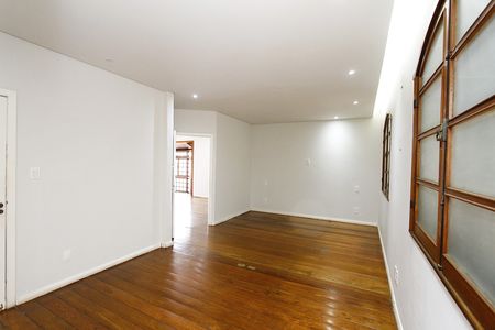 Casa à venda com 350m², 4 quartos e 5 vagasQuarto 1