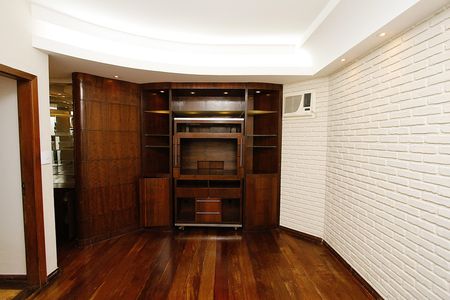 Casa à venda com 350m², 4 quartos e 5 vagasQuarto 4