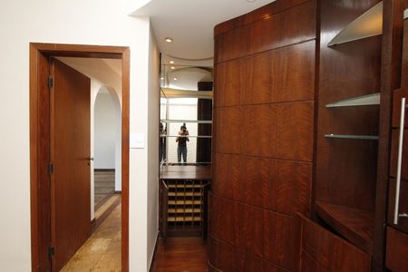 Casa à venda com 350m², 4 quartos e 5 vagasbar