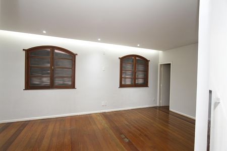 Casa à venda com 350m², 4 quartos e 5 vagasQuarto 1