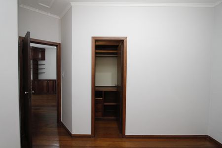Casa à venda com 350m², 4 quartos e 5 vagasQuarto 3