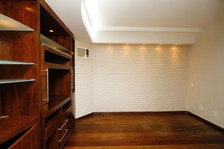 Casa à venda com 350m², 4 quartos e 5 vagasQuarto 4