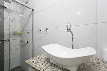 Casa à venda com 159m², 4 quartos e 3 vagas Casa à venda com 159m², 4 quartos e 3 vagasBanheiro 2